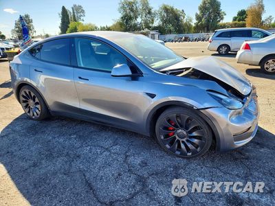 Czwarte zdjęcie samochodu z boku: 2024 TESLA MODEL Y VIN:7SAYGDEF0RF209890 - miniatura