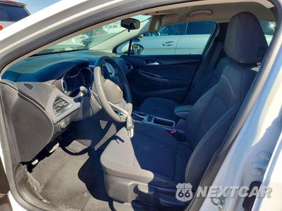 Zdjęcie 7 z 12 samochodu: 2018 CHEVROLET CRUZE LS VIN:1G1BC5SM6J7227417 - miniatura