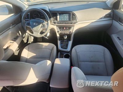 Zdjęcie 8 z 12 samochodu: 2018 HYUNDAI ELANTRA SE VIN:5NPD74LF1JH380409 - miniatura
