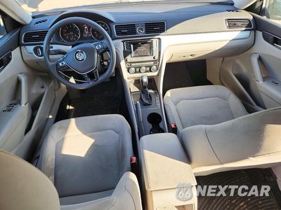 Zdjęcie 8 z 12 samochodu: 2016 VOLKSWAGEN PASSAT S VIN:1VWAT7A30GC028688 - miniatura
