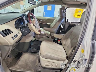 Zdjęcie 7 z 13 samochodu: 2011 TOYOTA SIENNA LIMITED 7-PASSENGER VIN:5TDYK3DCXBS122884 - miniatura