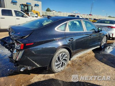 Trzecie zdjęcie samochodu z tyłu: 2026 HYUNDAI SONATA HYBRID BLUE VIN:KMHL24JJXTA181981 - miniatura