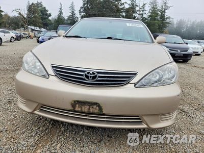 Piąte zdjęcie samochodu w środku: 2005 TOYOTA CAMRY LE VIN:4T1BE32K25U974200 - miniatura