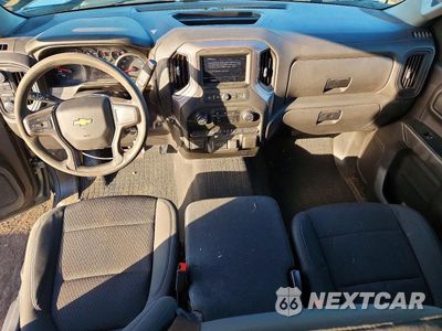 Zdjęcie 8 z 12 samochodu: 2021 CHEVROLET SILVERADO K1500 CUSTOM VIN:3GCPYBEKXMG120628 - miniatura