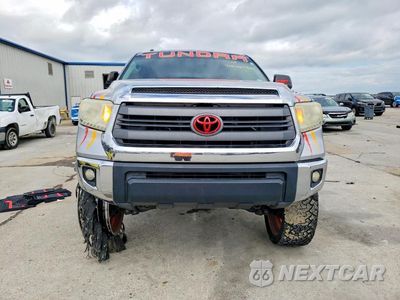 Piąte zdjęcie samochodu w środku: 2014 TOYOTA TUNDRA CREWMAX SR5 VIN:5TFEY5F12EX172671 - miniatura