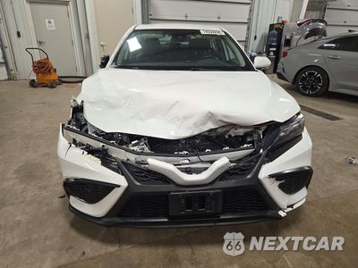 Trzecie zdjęcie samochodu z tyłu: 2022 TOYOTA CAMRY HYBRID SE VIN:4T1G31AK2NU599751 - miniatura