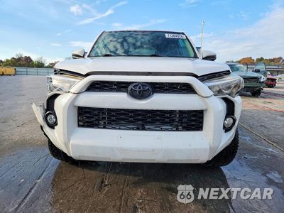 Piąte zdjęcie samochodu w środku: 2014 TOYOTA 4RUNNER SR5 VIN:JTEBU5JR4E5193539 - miniatura