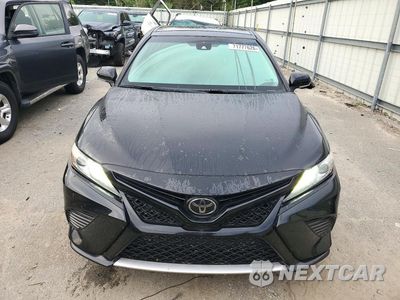 Piąte zdjęcie samochodu w środku: 2018 TOYOTA CAMRY XSE VIN:4T1B61HK3JU135692 - miniatura