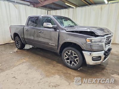 Czwarte zdjęcie samochodu z boku: 2026 RAM 1500 LARAMIE VIN:3C6SRFJP3T4176708 - miniatura
