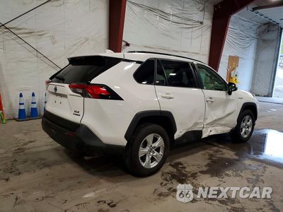 Trzecie zdjęcie samochodu z tyłu: 2019 TOYOTA RAV4 HYBRID XLE VIN:JTMRWRFV7KD031173 - miniatura