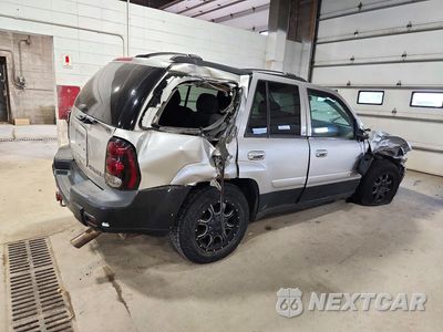 Trzecie zdjęcie samochodu z tyłu: 2004 CHEVROLET TRAILBLAZER LS VIN:1GNDT13S042105988 - miniatura