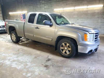 Czwarte zdjęcie samochodu z boku: 2013 GMC SIERRA K1500 SLE VIN:1GTR2VE77DZ341899 - miniatura