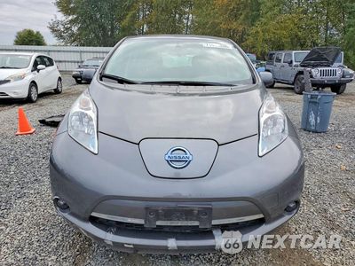 Piąte zdjęcie samochodu w środku: 2017 NISSAN LEAF S VIN:1N4BZ0CP2HC304129 - miniatura