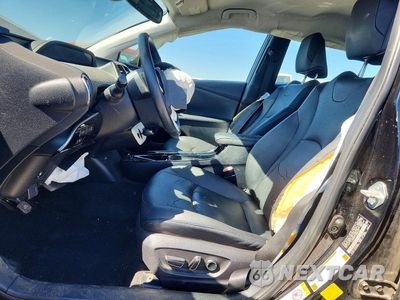 Zdjęcie 7 z 12 samochodu: 2017 TOYOTA PRIUS FOUR TOURING VIN:JTDKARFU1H3530377 - miniatura