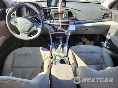 Zdjęcie 8 z 12 samochodu: 2017 HYUNDAI ELANTRA SE VIN:KMHD74LF9HU110520 - miniatura