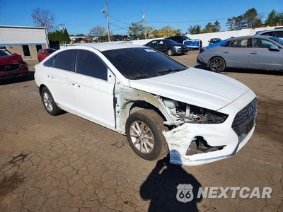 Czwarte zdjęcie samochodu z boku: 2019 HYUNDAI SONATA SE VIN:5NPE24AF3KH788613 - miniatura