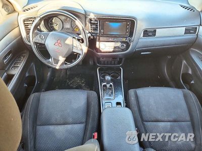 Zdjęcie 8 z 13 samochodu: 2018 MITSUBISHI OUTLANDER SE VIN:JA4AZ3A31JJ003385 - miniatura