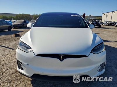 Piąte zdjęcie samochodu w środku: 2018 TESLA MODEL X VIN:5YJXCBE26JF143484 - miniatura