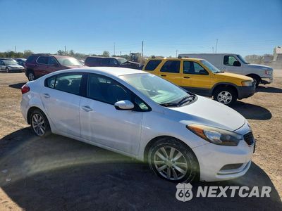 Czwarte zdjęcie samochodu z boku: 2016 KIA FORTE LX VIN:KNAFX4A66G5504529 - miniatura