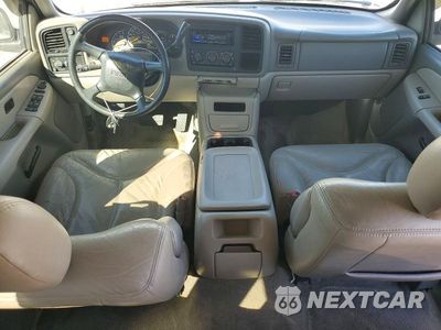 Zdjęcie 8 z 13 samochodu: 2000 GMC YUKON VIN:1GKEK13V6YJ181645 - miniatura