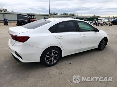 Trzecie zdjęcie samochodu z tyłu: 2023 KIA FORTE LXS VIN:3KPF24AD9PE673075 - miniatura