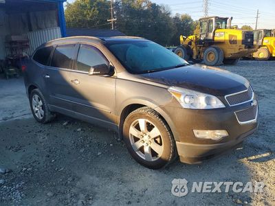 Czwarte zdjęcie samochodu z boku: 2011 CHEVROLET TRAVERSE LTZ VIN:1GNKVLED8BJ283646 - miniatura
