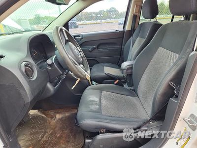 Zdjęcie 7 z 13 samochodu: 2014 JEEP COMPASS SPORT VIN:1C4NJCBB0ED726167 - miniatura
