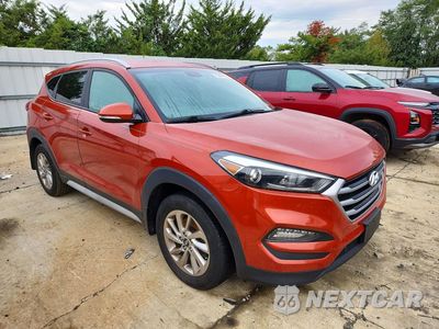 Czwarte zdjęcie samochodu z boku: 2017 HYUNDAI TUCSON SE PLUS VIN:KM8J33A46HU447866 - miniatura