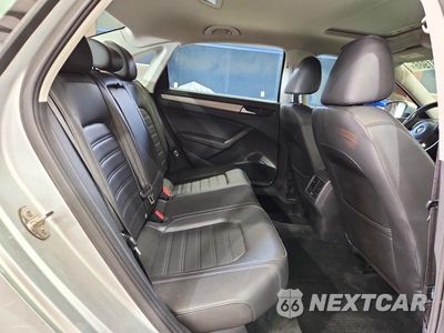 Zdjęcie 10 z 12 samochodu: 2015 VOLKSWAGEN PASSAT SE VIN:1VWBT7A31FC106558 - miniatura