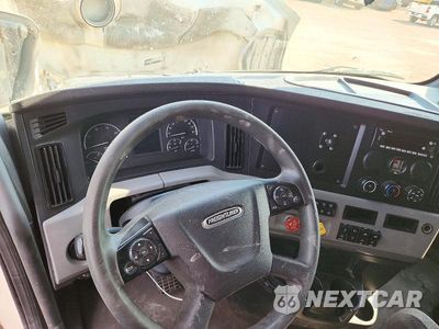 Zdjęcie 8 z 14 samochodu: 2022 FREIGHTLINER CASCADIA 116 SEMI TRUCK VIN:3AKJHPDV6NSLH0847 - miniatura