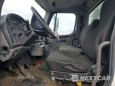 Zdjęcie 7 z 13 samochodu: 2013 FREIGHTLINER BUSINESS CLASS M2 BOX TRUCK VIN:1FVACWDT6DHFG6189 - miniatura