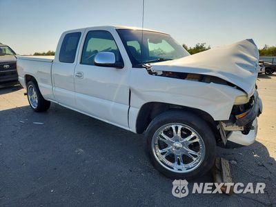 Czwarte zdjęcie samochodu z boku: 2002 CHEVROLET SILVERADO C1500 VIN:2GCEC19T621365189 - miniatura