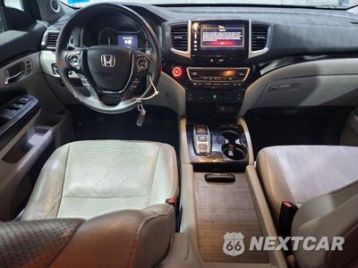 Zdjęcie 8 z 13 samochodu: 2016 HONDA PILOT ELITE VIN:5FNYF6H09GB048973 - miniatura