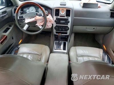 Zdjęcie 8 z 13 samochodu: 2007 CHRYSLER 300C VIN:2C3KA63H47H861900 - miniatura