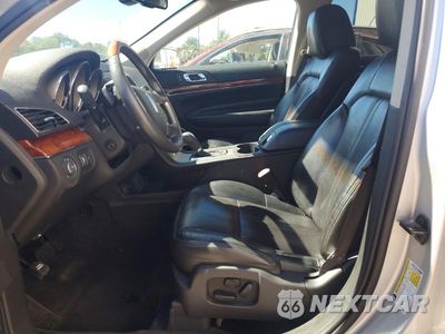 Zdjęcie 7 z 13 samochodu: 2010 LINCOLN MKT VIN:2LMHJ5FR1ABJ10431 - miniatura