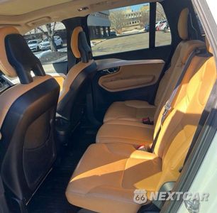 Zdjęcie 6 z 10 samochodu: 2016 VOLVO XC90 T5 VIN:YV4102XK2G1072214 - miniatura