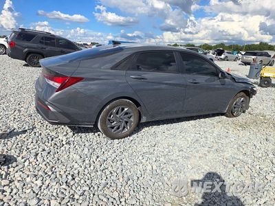 Trzecie zdjęcie samochodu z tyłu: 2024 HYUNDAI ELANTRA SEL VIN:KMHLM4DG2RU757774 - miniatura