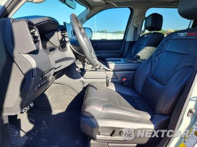 Zdjęcie 7 z 12 samochodu: 2022 TOYOTA TUNDRA TRD PRO HV VIN:5TFPC5DB5NX010018 - miniatura