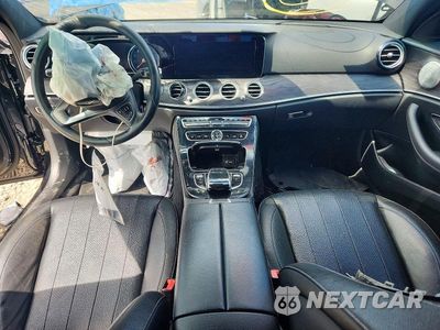 Zdjęcie 8 z 12 samochodu: 2017 MERCEDES-BENZ E 300 VIN:WDDZF4JB0HA010441 - miniatura