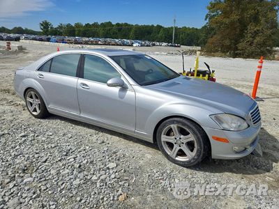Czwarte zdjęcie samochodu z boku: 2007 MERCEDES-BENZ S 550 VIN:WDDNG71XX7A096154 - miniatura