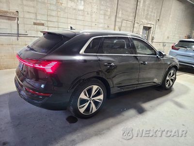 Trzecie zdjęcie samochodu z tyłu: 2024 AUDI Q8 E-TRON PREMIUM PLUS VIN:WA15AAGE1RB042781 - miniatura