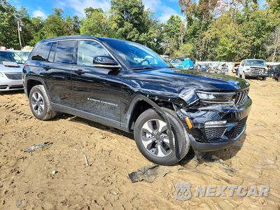 Czwarte zdjęcie samochodu z boku: 2022 JEEP GRAND CHEROKEE LIMITED 4XE VIN:1C4RJYB64N8762163 - miniatura