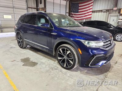 Czwarte zdjęcie samochodu z boku: 2022 VOLKSWAGEN TIGUAN SEL R-LINE VIN:3VV4B7AX5NM165967 - miniatura