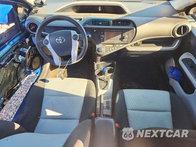 Zdjęcie 8 z 13 samochodu: 2014 TOYOTA PRIUS C THREE VIN:JTDKDTB39E1562874 - miniatura