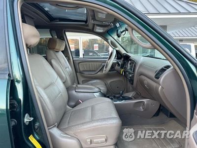 Piąte zdjęcie samochodu w środku: 2004 TOYOTA SEQUOIA LIMITED VIN:5TDBT48A34S214486 - miniatura