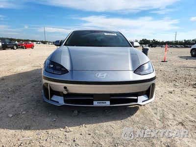 Piąte zdjęcie samochodu w środku: 2024 HYUNDAI IONIQ 6 SEL VIN:KMHM34AA8RA074809 - miniatura