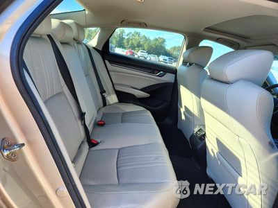 Zdjęcie 10 z 12 samochodu: 2019 HONDA ACCORD TOURING VIN:1HGCV2F93KA030916 - miniatura