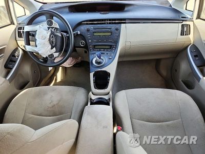 Zdjęcie 8 z 13 samochodu: 2011 TOYOTA PRIUS THREE VIN:JTDKN3DU5B5332658 - miniatura