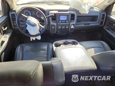 Zdjęcie 8 z 12 samochodu: 2017 RAM 2500 ST VIN:3C6UR5HL7HG673949 - miniatura
