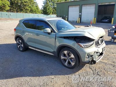 Czwarte zdjęcie samochodu z boku: 2023 VOLVO XC40 ULTIMATE VIN:YV4L12UA8P2092334 - miniatura